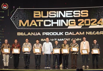 Sekjen Kemhan Hadiri Business Matching 2024 di Bali, Kementerian Pertahanan Terima Penghargaan Terbaik P3DN