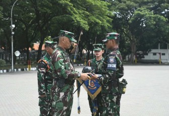 Danpuslatdiksarmil saat Pimpin Tupdik Siswa Dikmaba TNI AL Angkatan 43/2