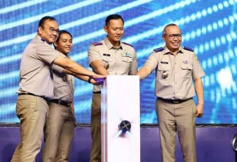 Pembukaan agenda tahunan Kementerian ATR/BPN ditandai dengan penekanan tombol hologram oleh Menteri AHY.