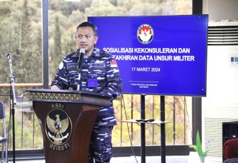 Komandan KRI DPN-365 sekaligus Dansatgas MTF TNI Konga XXVIII/O UNIFIL, Letkol Laut (P) Wirastyo Haprabu, S.E., D.W.C.