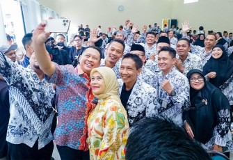 Bamsoet dalam Sosialisasi 4 Pilar MPR RI hari ke-6 dalam Kunjungannya ke Dapil-7 bersama Keluarga Besar Persatuan Guru Republik Indonesia (PGRI) Kabupaten Banjarnegara, Selasa (23/1/24).