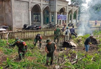 Kodim 0302/Inhu saat Karya Bakti Pasca Banjir di 2 Kabupaten Secara Serentak