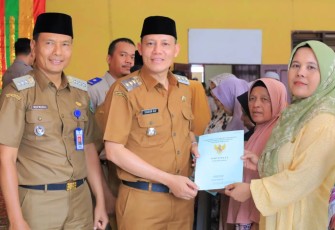 Bupati Pasaman Sabar AS dalam kesempatan membuka Musyawarah Rencana Pembangunan (Musrenbang) Rencana Kerja Pembangunan Daerah (RKPD) Kabupaten Pasaman tahun 2025 tingkat Kecamatan Panti, Senin (19/2) di aula Kantor KAN Panti di Panti. 