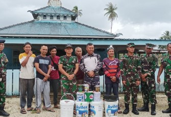 Lanal Ranai Kerja Bakti di Masjid Baitul Makmur