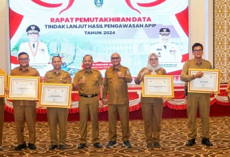 Penyerahan Penghargaan 