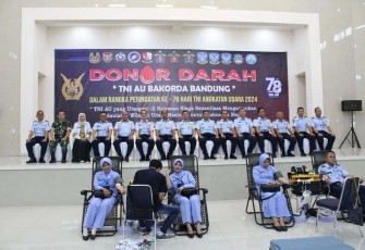  Menjelang peringatan ke-78 hari TNI Angkatan Udara tahun 2024, TNI AU Bakorda Bandung menggelar kegiatan bakti sosial donor darah bekerja sama dengan Palang Merah Indonesia Kabupaten Banjar, bertempat di Gedung Andromeda Lanud Sulaiman, Bandung, Kamis (07/03)