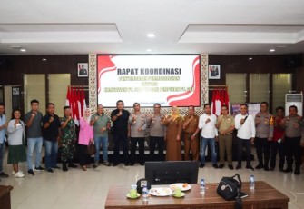 Foto Bersama saat memediasi konflik antar PT SAE dan Karyawan.