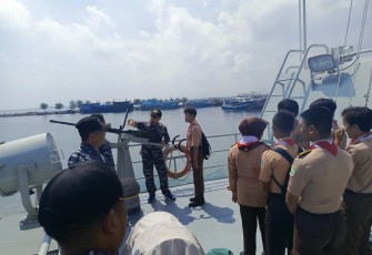 Babinpotmar Lanal Banyuwangi saat Terima Kunjungan Pramuka Saka Bahari Probolinggo