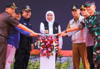 Peresmian Pasar Baru Kertosono di Halaman Pasar Baru Kertosono Jl. Ronggo Warsito No. 14-8, Kec. Kertosono, Kabupaten Nganjuk. Senin, (05/2/2024).