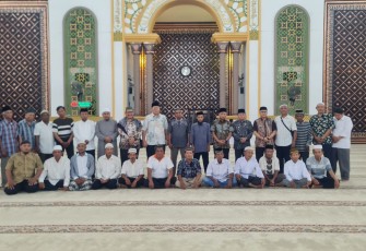 BKM Agung H Achmad Bakrie Kisaran dan Bupati Asahan Salurkan Bantuan Kepada Anak Yatim dan Abang Becak