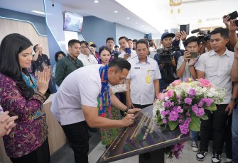 Menteri Agraria dan Tata Ruang/Kepala Badan Pertanahan Nasional (ATR/BPN), Agus Harimurti Yudhoyono (AHY) meresmikan Kantor Pertanahan (Kantah) Kota Administrasi Jakarta Selatan yang baru di Jalan Raya Tanjung Barat 1 Kecamatan Jagakarsa