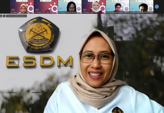 Tenaga Ahli Menteri Energi Sumber Daya dan Mineral (ESDM) Bidang Ketenagalistrikan, Sripeni Inten Cahyani yang akrab dipanggil Inten, pada Stadium General "Membangun Ekosistem Kendaraan Listrik" secara daring yang diikuti oleh 89 mahasiswa Gerilya Academy, Senin (19/2).