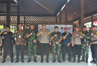 Danrem 071/Wijayakusuma Kolonel Czi Mohammad Andhy Kusuma, S.Sos., M.M., M.Han., bersama dengan jajaran terkait, lakukan pemantauan perkembangan situasi diwilayah jajarannya, Selasa (13/2/2024)