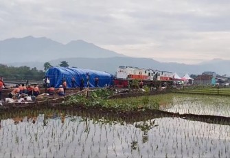 Jalur kereta di km 181+700 antara stasiun Haurpugur-Cicalengka Bandung dinyatakan aman untuk dilalui dengan kecepatan 5 km/jam.