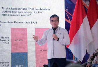 Menaker Yassierli saat memberikan sambutan di BPVB Batam, Selasa (17/12)