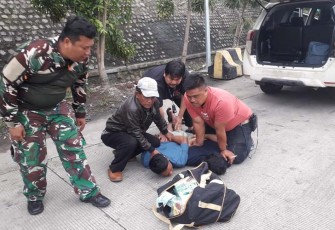 Anggota BKO Lanal Lampung dibantu anggota KSKP melaksanakan penangkapan terhadap terduga tersangka sebanyak 3 orang yaitu IA, Ry dan Sr yang seluruhnya berasal dari Aceh.