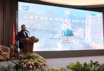 Kepala Bidang Investasi dan Penanaman Modal DPMPTSP Kota Depok, Zarkasih membuka Depok Investment Forum 2024 di Ballroom Pesona Square Mall Rabu (4/12/24)
