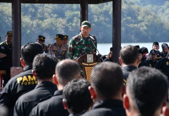 Komandan Kodim 0802/Ponorogo Letkol Inf Dwi Soerjono mengimbau kepada seluruh elemen masyarakat Kabupaten Ponorogo untuk bersama sama menjaga suasana yang aman dan kondusif di wilayah Kabupaten Ponorogo, Minggu (15/06/2025)