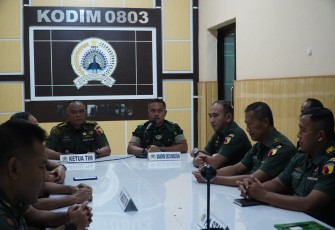 Dandim 0803/Madiun Letkol Kav Widhi Bayu Sudibyo menyambut kedatangan Tim Audit Kinerja Itdam V/Brawijaya