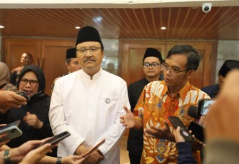 Mensos Saifullah Yusuf saat mberikan keterangan pers di Jakarta, Jum'at (28/2)