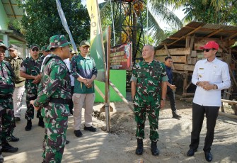 Danrem 041/Gamas saat Tinjau Lokasi Pembuatan Sumur Bor