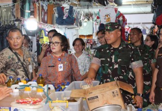 Dandim 1310/Bitung Bersama Pemkot Bitung Sidak Pasar 
