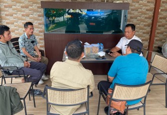 Sejumlah pengurus harian Asosiasi Pariwisata Madura (ASPRIM) bersilaturahmi dengan Mayjen TNI Dr. Farid Makruf, M.A di kediaman sang Jenderal di Surabaya, Jumat (10/1/2025)
