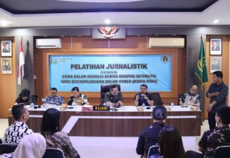 Kejaksaan Negeri (Kejari) Natuna, Kepulauan Riau, bekerja sama dengan Persatuan Wartawan Indonesia (PWI) Kabupaten Natuna untuk mengadakan pelatihan penulisan berita atau pelatihan Jurnalistik bagi para pegawai di Kejaksaan Negeri Natuna