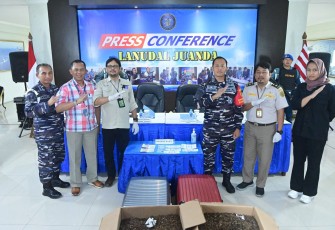 Satuan Tugas Pengamanan (Satgaspam) TNl AL, Pangkalan Udara TNI AL (Lanudal) Juanda Puspenerbal, kembali mengamankan dan menggagalkan upaya pengiriman satwa  yaitu kalajengking yang telah dikeringkan tanpa dilengkapi dokumen yang sah seberat 54 kg melalui Bandara Internasional Juanda Surabaya