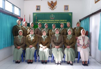 Ketua Persit KCK Cab XV Dim 0801/Pacitan Pimpin Acara Pengangkatan Wakil Ketua Persit