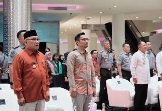 Ketua DPRD Depok, Ade Supriatna bersama Wali Kota Depok, Mohammad Idris pada peresmian Immigration Lounge di Pesona Square, Selasa (21/01/25)
