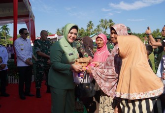 Pembagian Tambahan Gizi Bagi Anak yang Alami Stunting
