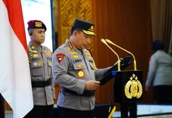 Kapolri Jenderal Listyo Sigit Prabowo saat Pimpin Upacara Kenaikan Pangkat untuk 10.548 Perwira Polri.