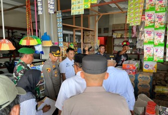 Kapolres Aceh Singkil dan Forkopimda Terjun Kepasar Cek Harga Bahan Pokok 