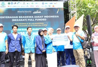 Pwnyerahan Beasiswa Zakat Indonesia di Jakarta, Minggu (21/9)