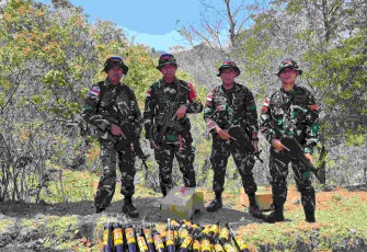 Satgas Yonarhanud 2 Kostrad Gagalkan Penyelundupan Miras