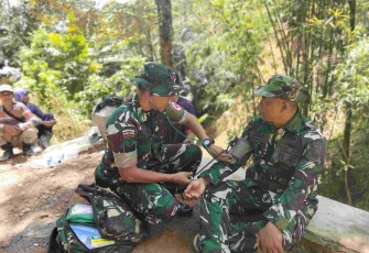 Pengecekan kondisi kesehatan anggota Satgas TMMD ke 126 Kodim Pacitan 