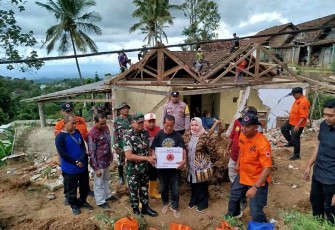 Dandim 0802/Ponorogo Letkol Arh Farauk Saputra 