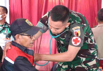 Bakti Kesehatan Hari Juang TNI AD 2025 di wilayah Korem 083/Bdj Kota Malang, Rabu (10/12)