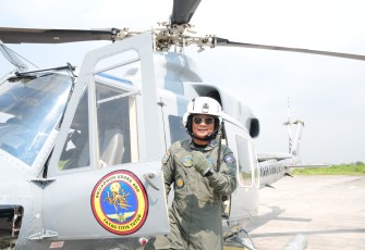 Danpuspenerbal saat Terbang Refreshing Gunakan Heli NBell-412