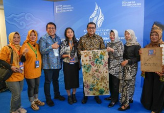 Menteri Ekraf Teuku Riefky saat menjadi narasumber dalam Rapat Kerja dan Konsultasi Nasional Asosiasi Pengusaha Indonesia (Rakerkonas APINDO) ke-34 di Bandung, Jawa Barat.
