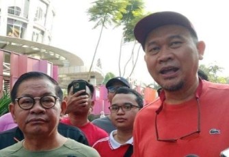 Gubernur Pramono Anung saat bersama Cak Lontong