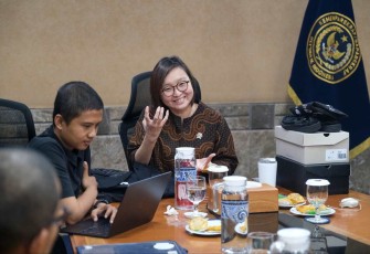 Wamenekraf Irene Umar saat melakukan dialog dengan tim Boleh Dicoba Digital (BDD) seputar pemanfaatan Artificial Intelligence (AI), Rabu (8/1/25)