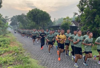 Binsik Lari Jalanan Prajurit Yonarmed 12 Kostrad, Kamis (9/1)
