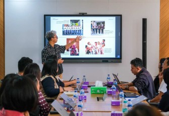 Wamenekraf terus mendukung kreativitas dan inovasi IKAT Indonesia pada penerapan wastra tradisional dalam fesyen untuk meningkatkan nilai ekonomi yang lebih tinggi, Senin (20/1)