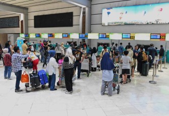 Ilustrasi penumpang pesawat di airport 