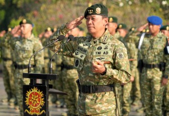Pangkostrad Letjen TNI Mohammad Fadjar 