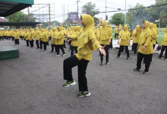 Senam bersama Persit KCK Kodim Ngawi 