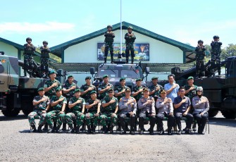 Kapolres Ngawi Disambut Hangat di Markas Yonarmed 12 Kostrad