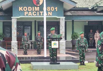 Upacara bendera prajurit Kodim 0801/Pacitan 